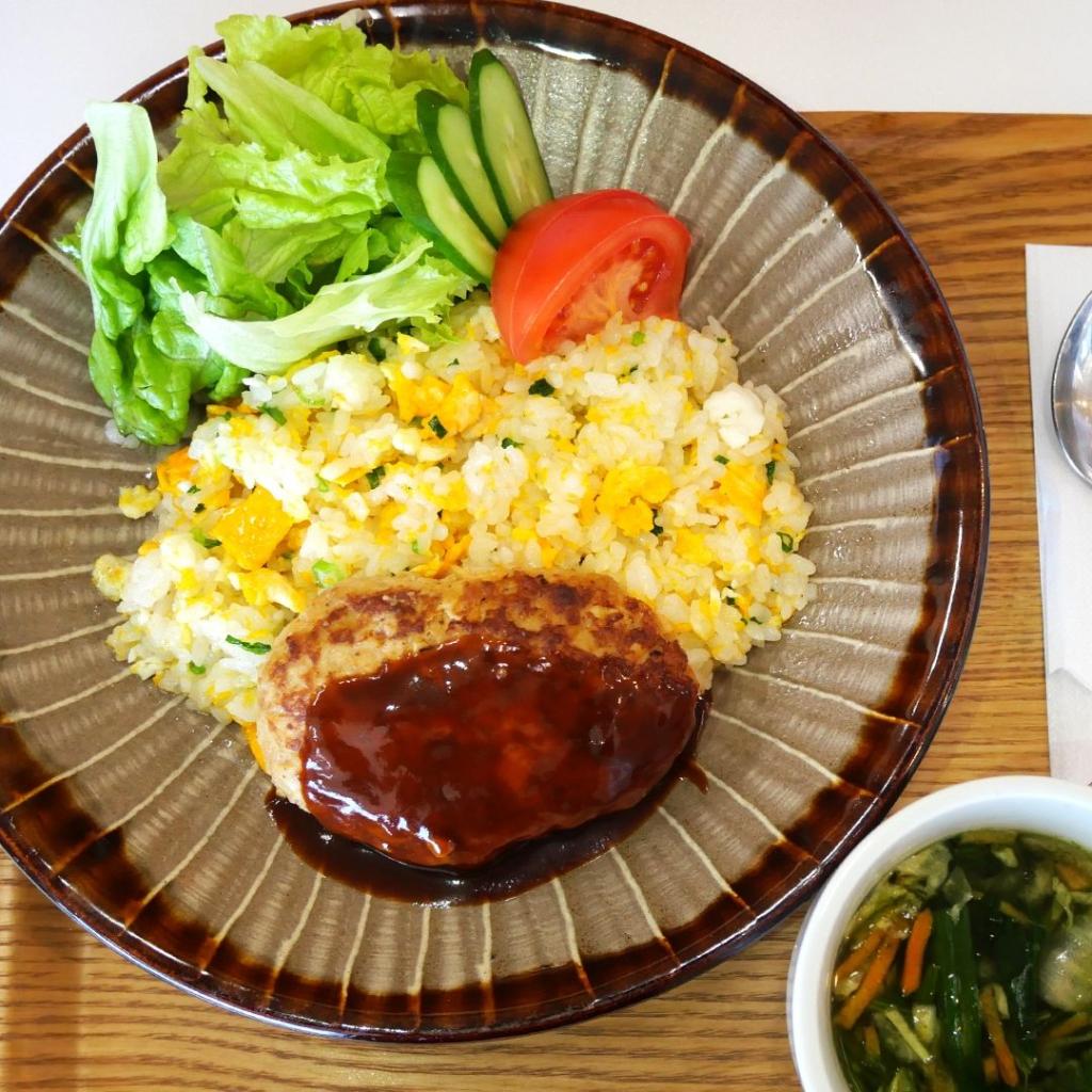 バーグピラフ　（きまぐれ炒飯も同じ