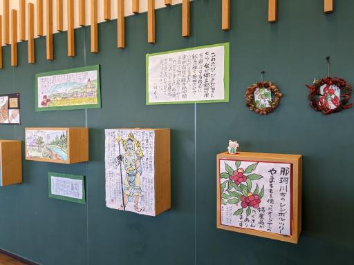 「那珂川市に在住の３名の絵手紙師に、那珂川市を題材にした心温まる絵手紙を描いていただきました。読むと心がホッコリします。」の紹介画像