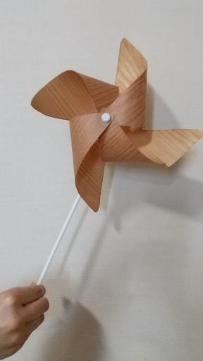 「【受付を終了しました】県産木材のツキ板で作る風車＆うちわ」の紹介画像